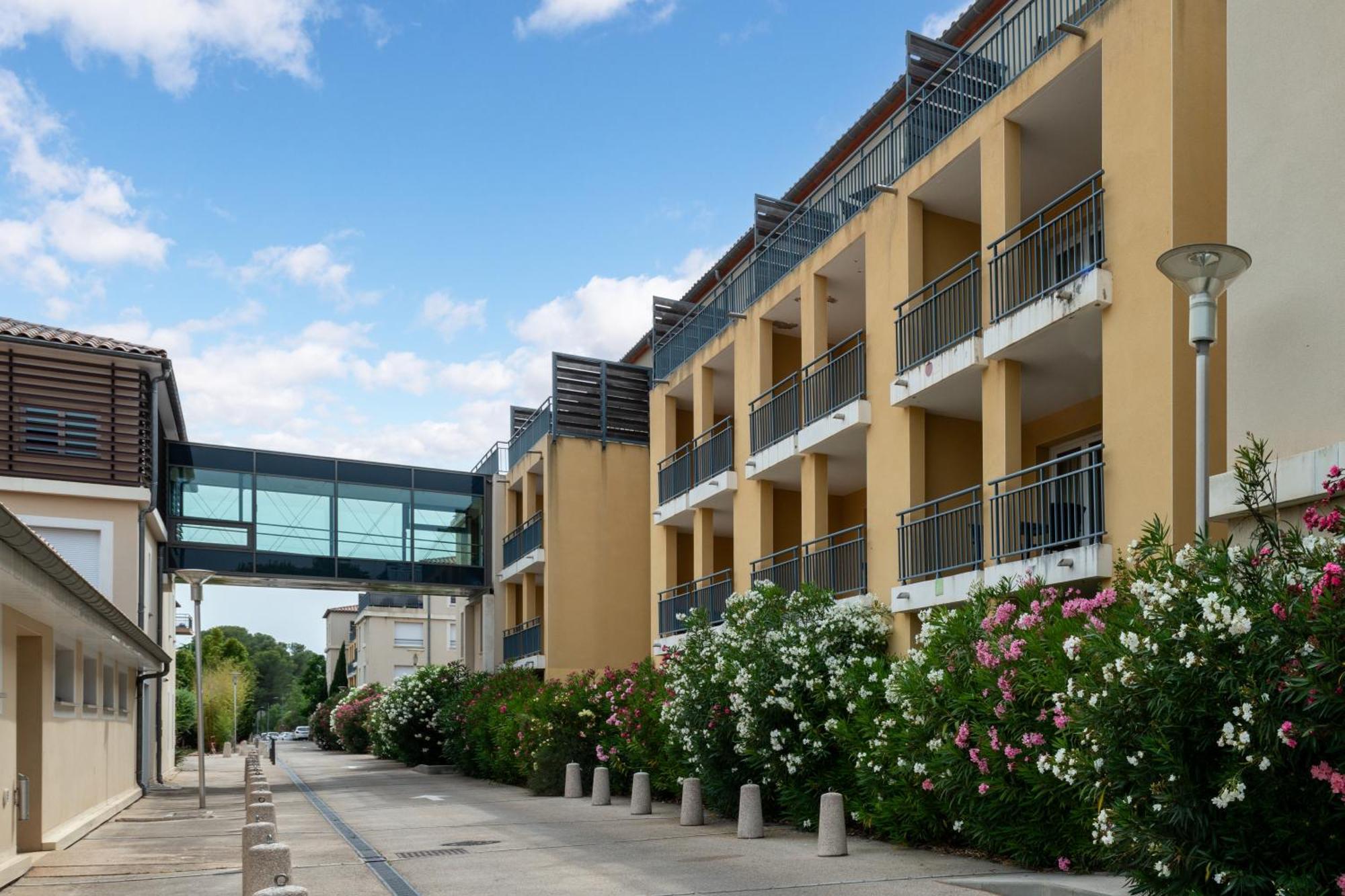 Zenitude Hotel La Valadiere, Ascend Hotel Collection Juvignac Esterno foto