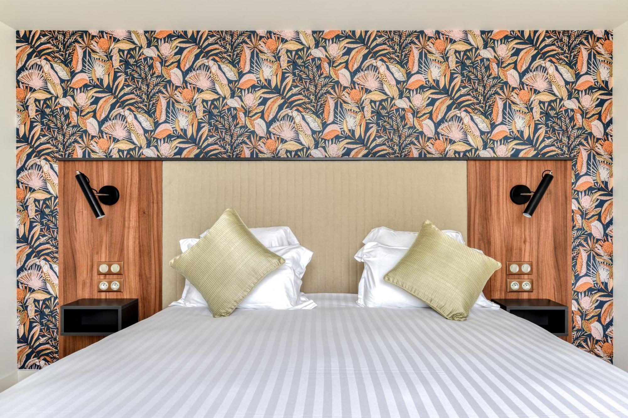 Zenitude Hotel La Valadiere, Ascend Hotel Collection Juvignac Esterno foto