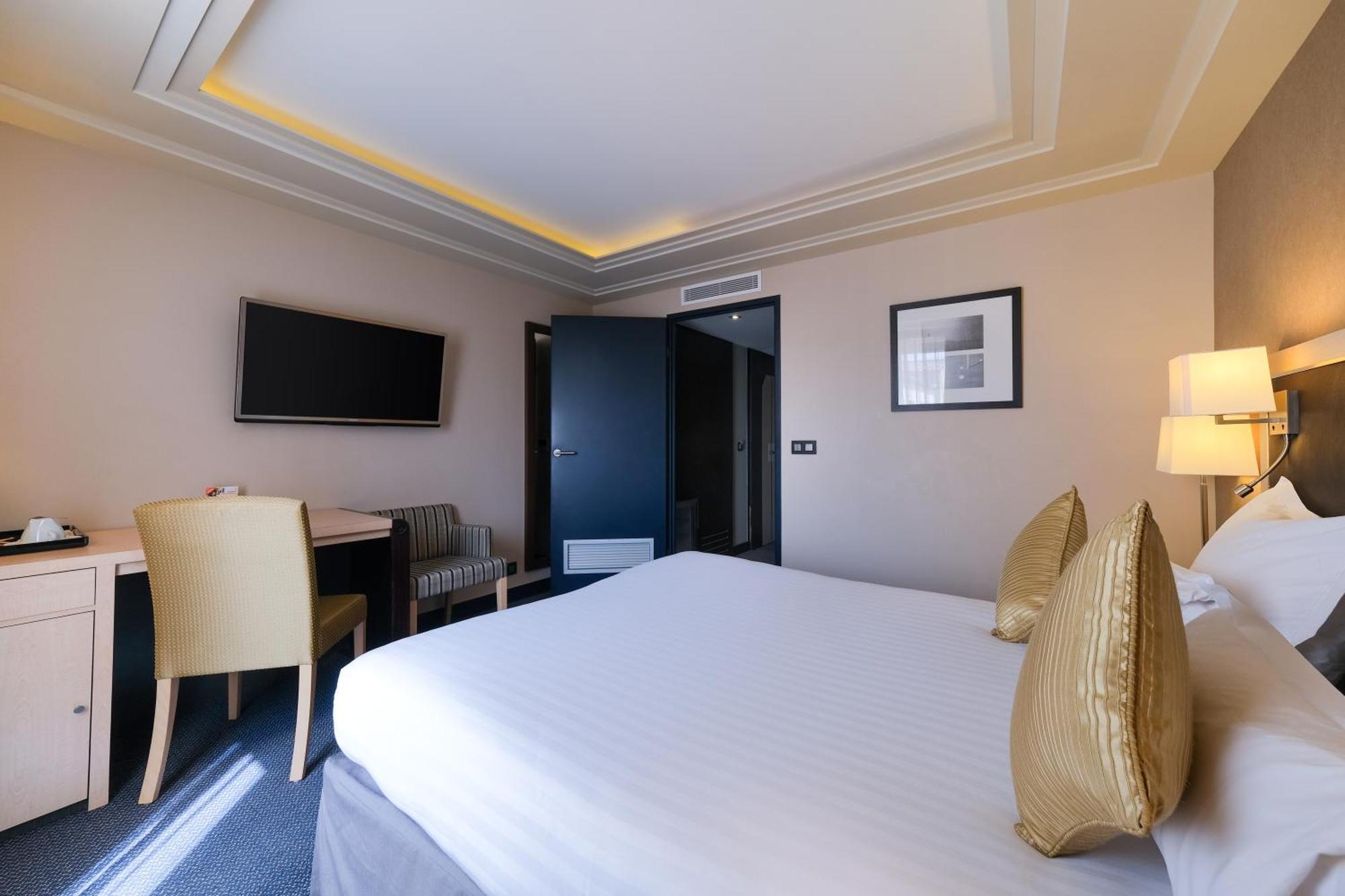 Zenitude Hotel La Valadiere, Ascend Hotel Collection Juvignac Esterno foto