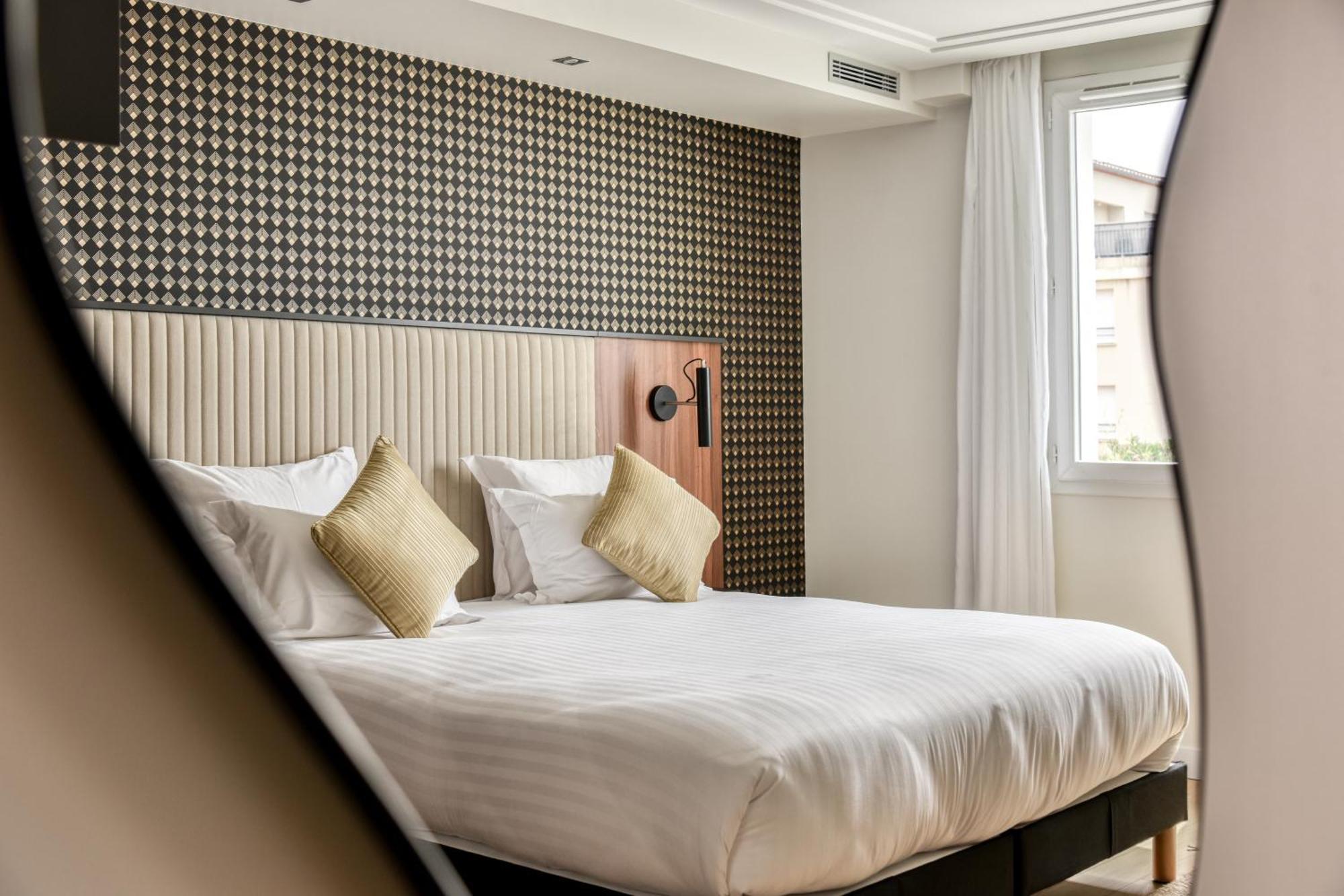 Zenitude Hotel La Valadiere, Ascend Hotel Collection Juvignac Esterno foto