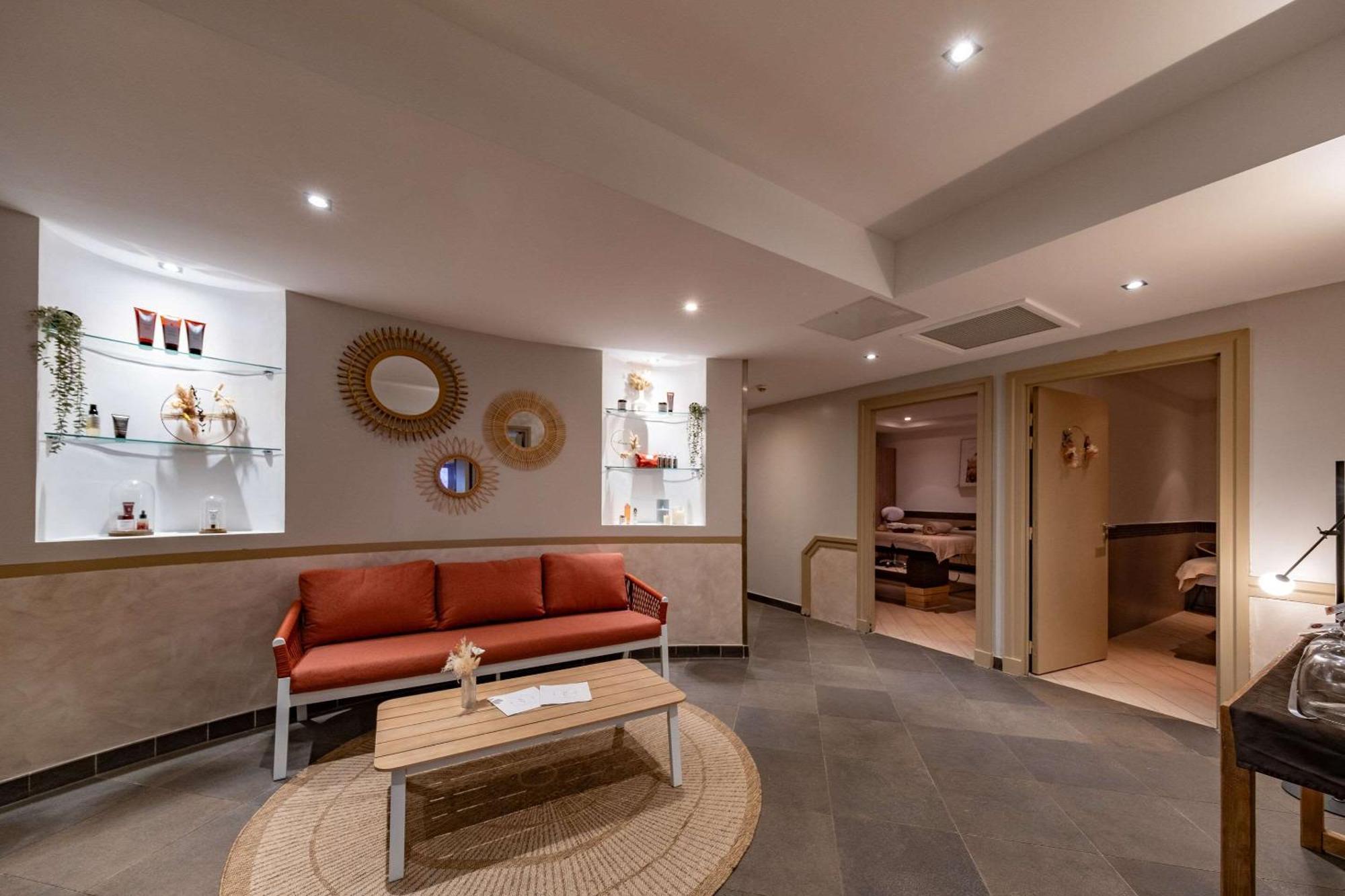 Zenitude Hotel La Valadiere, Ascend Hotel Collection Juvignac Esterno foto
