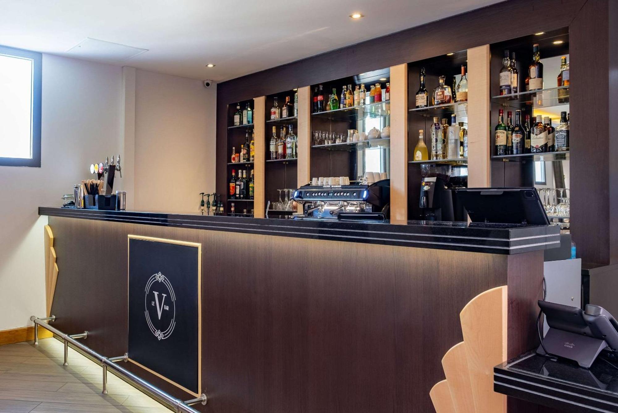 Zenitude Hotel La Valadiere, Ascend Hotel Collection Juvignac Esterno foto