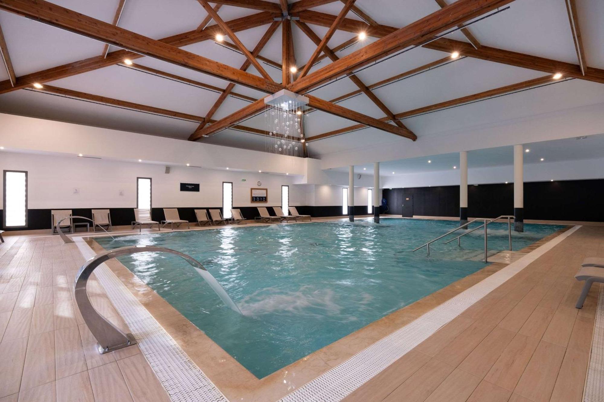 Zenitude Hotel La Valadiere, Ascend Hotel Collection Juvignac Esterno foto