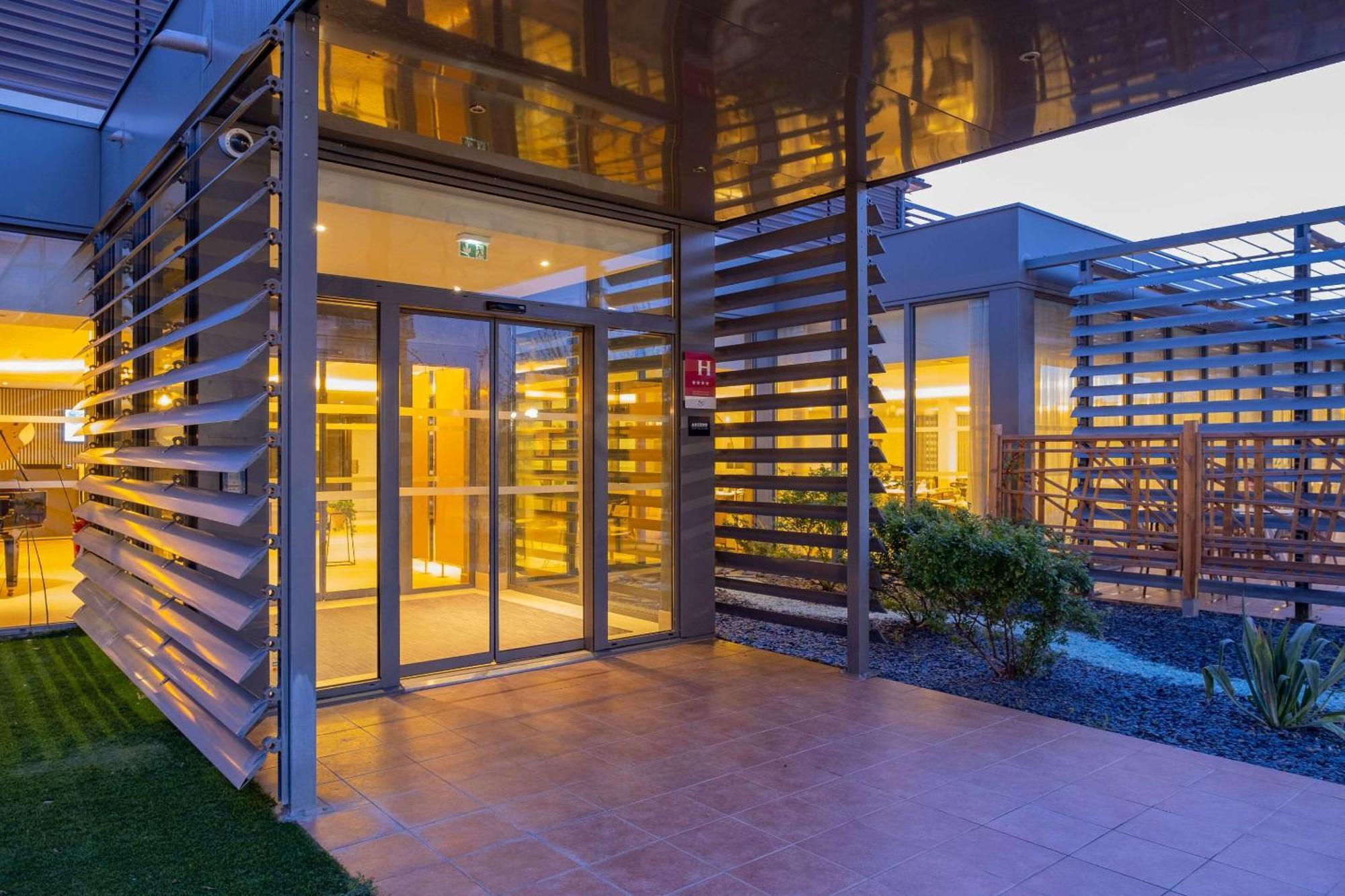 Zenitude Hotel La Valadiere, Ascend Hotel Collection Juvignac Esterno foto