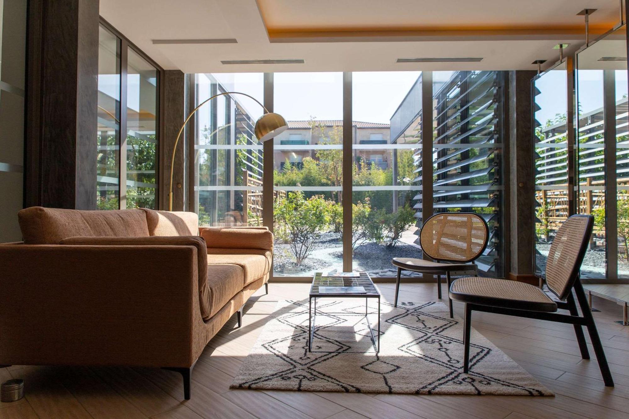 Zenitude Hotel La Valadiere, Ascend Hotel Collection Juvignac Esterno foto